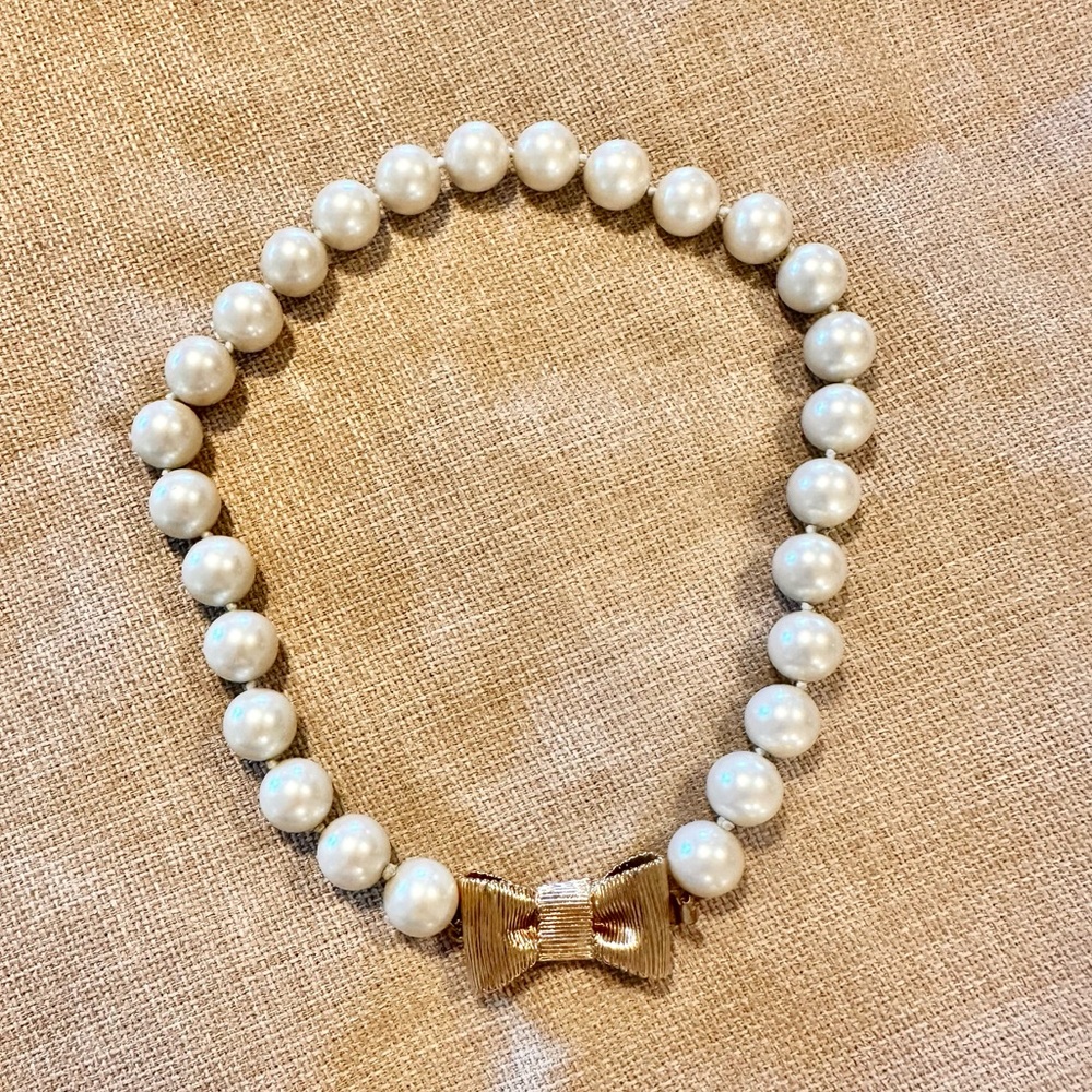 Kate Spade ♠️ vintage wrapped up pearl gold bow necklace